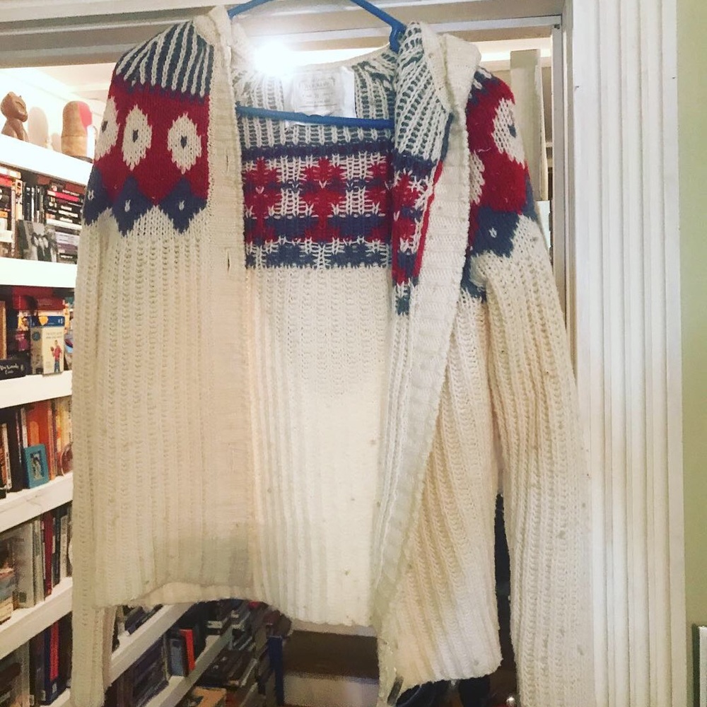 Cozy sweater with hood